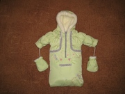 Новенький конвертик на овчинке для новородженого и курточка с комбинезоном для годовалого карапуза