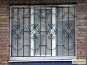 Решётки на окна, простые и с кованными элементами